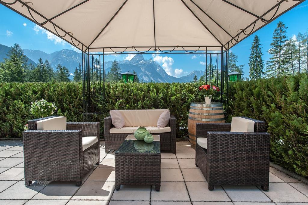 Zugspitzhotel Diana Thoerle エールヴァルト エクステリア 写真